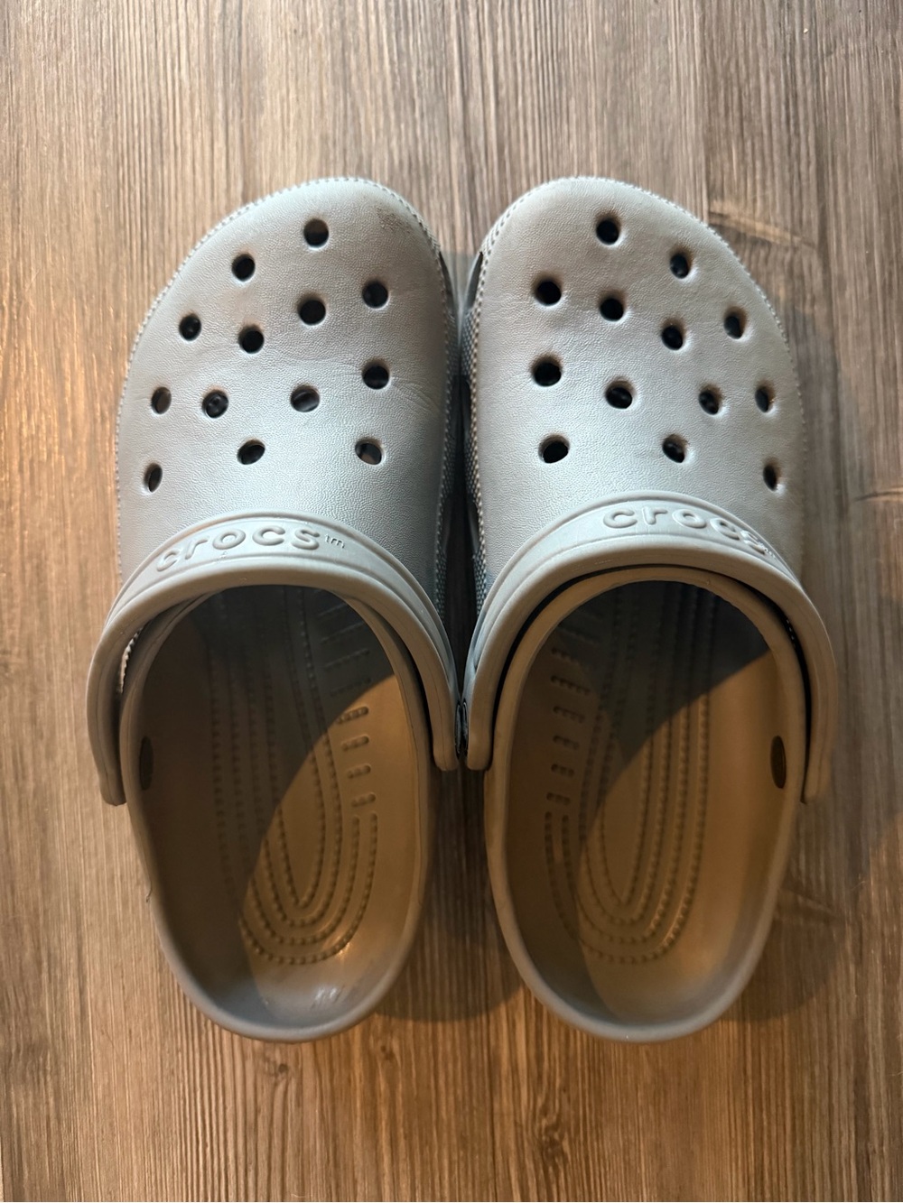 CROCS Men’s 7/ Women’s 9 Classic Clog in Light Gray